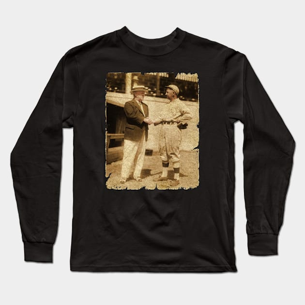 John McGraw Shakes Hands With Eddie Collins, 1927 Long Sleeve T-Shirt by SOEKAMPTI